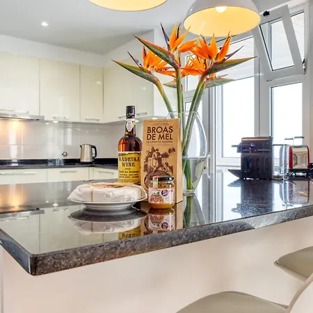 Baia Cliff View, A In Madeira