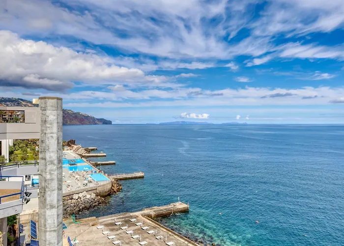 Baia Cliff View, A In Madeira *