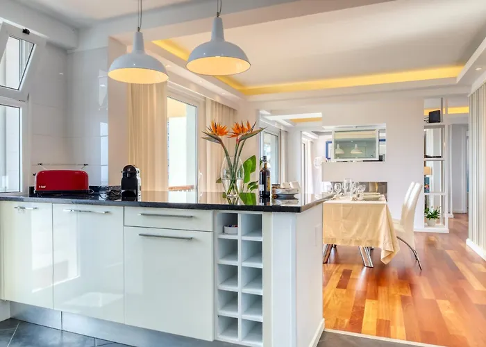 Baia Cliff View, A In Madeira * Funchal (Madeira)