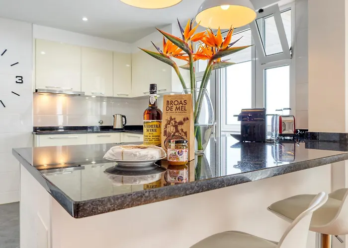 Baia Cliff View, A In Madeira